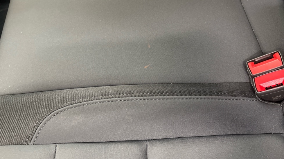 POLESTAR 2 Worn/stained
