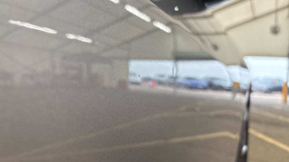 JAGUAR I-PACE Dent and chips