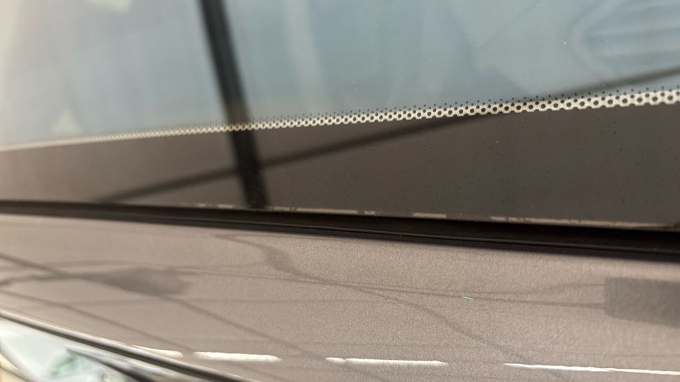 JAGUAR I-PACE Delamination