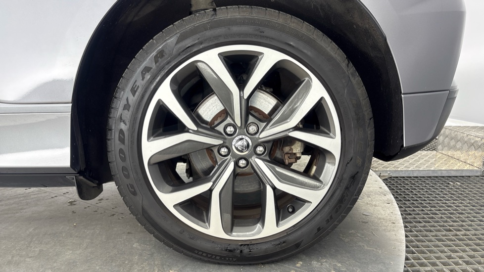 JAGUAR I-PACE Image 18