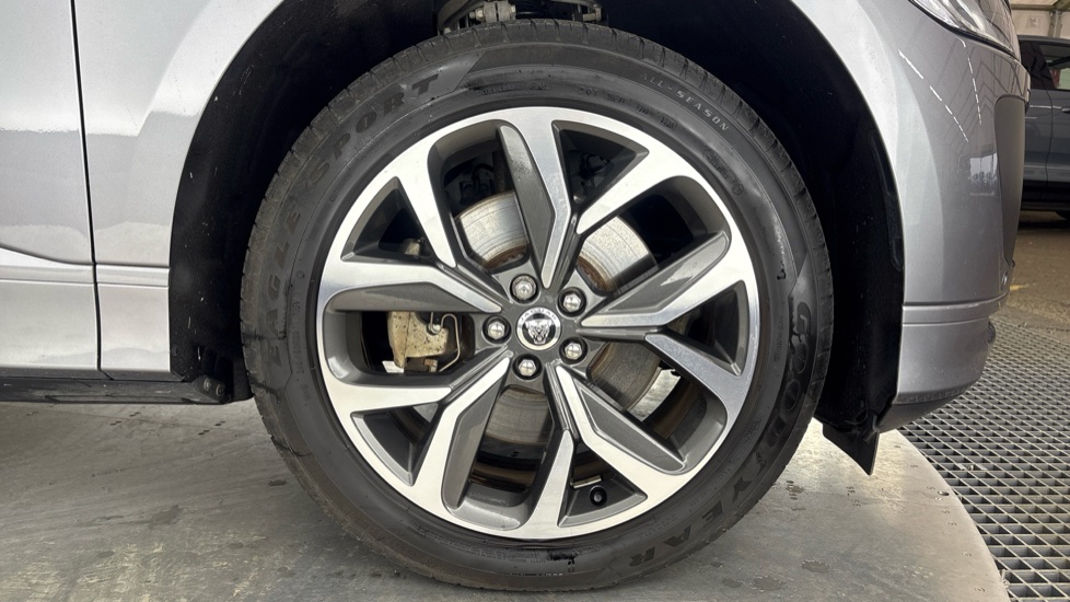 JAGUAR I-PACE Image 20