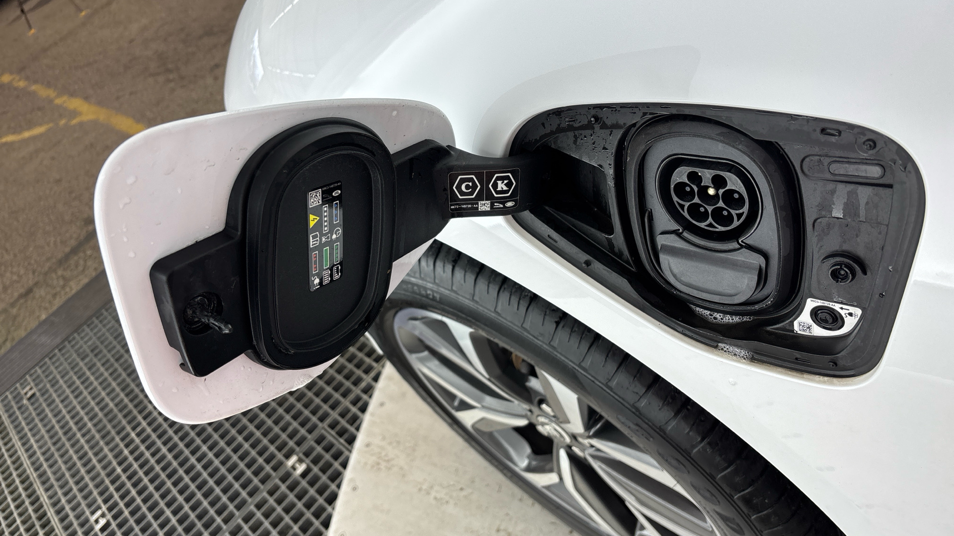 JAGUAR I-PACE I-PACE ESTATE 294kW EV400 R-Dynamic HSE Black 90kWh 5dr Auto