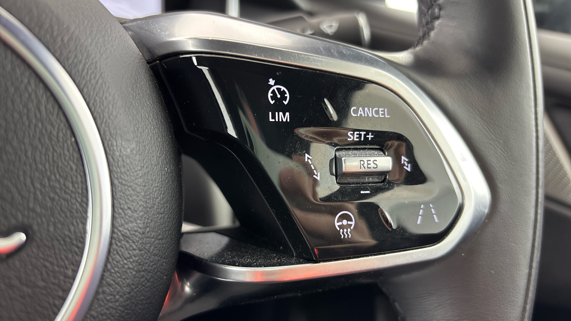 JAGUAR I-PACE I-PACE ESTATE 294kW EV400 R-Dynamic HSE Black 90kWh 5dr Auto