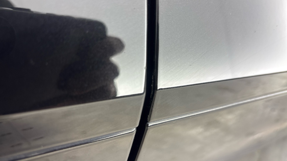 JAGUAR I-PACE moulding chips