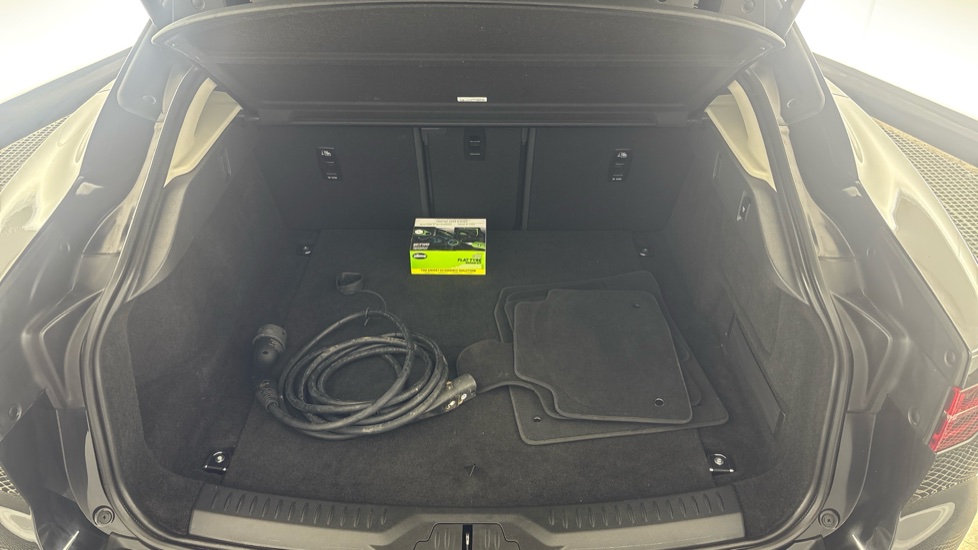 JAGUAR I-PACE Image 15