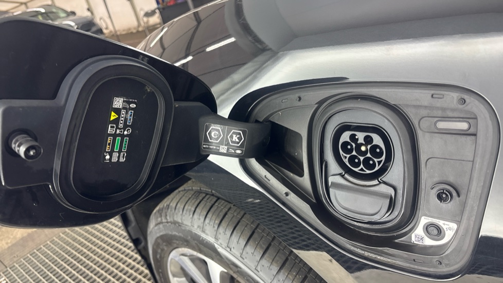JAGUAR I-PACE Image 21