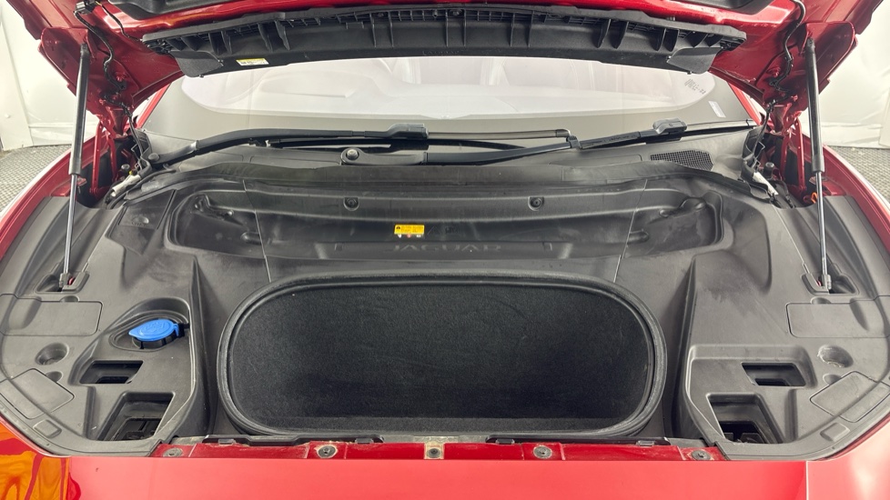 JAGUAR I-PACE Image 16