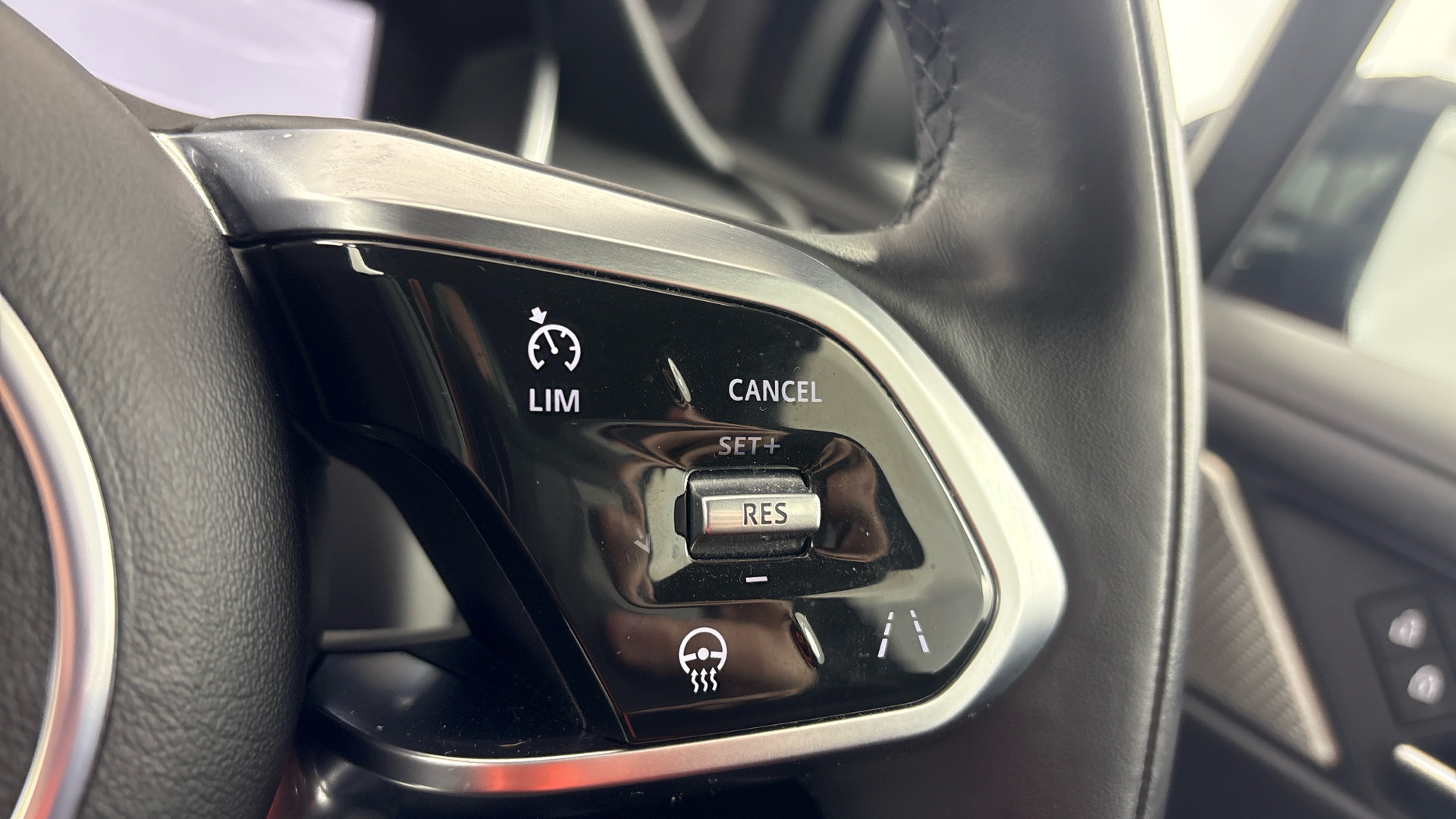 JAGUAR I-PACE I-PACE ESTATE 294kW EV400 R-Dynamic HSE Black 90kWh 5dr Auto