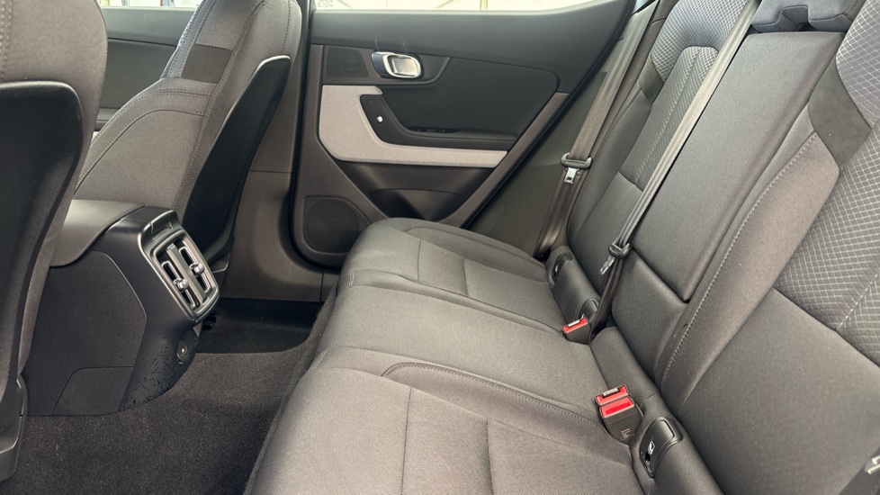 POLESTAR 2 Image 14