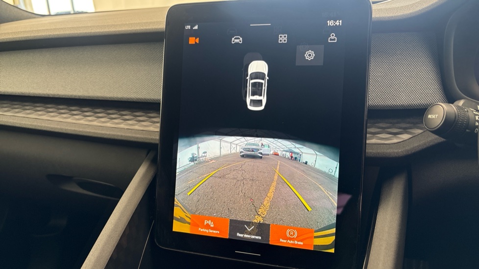 POLESTAR 2 Reverse camera
