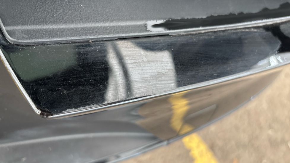 JAGUAR I-PACE bumper chips and scratches