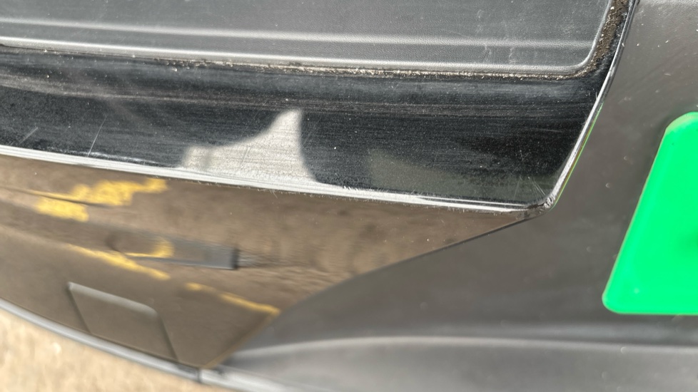 JAGUAR I-PACE bumper chips and scratches