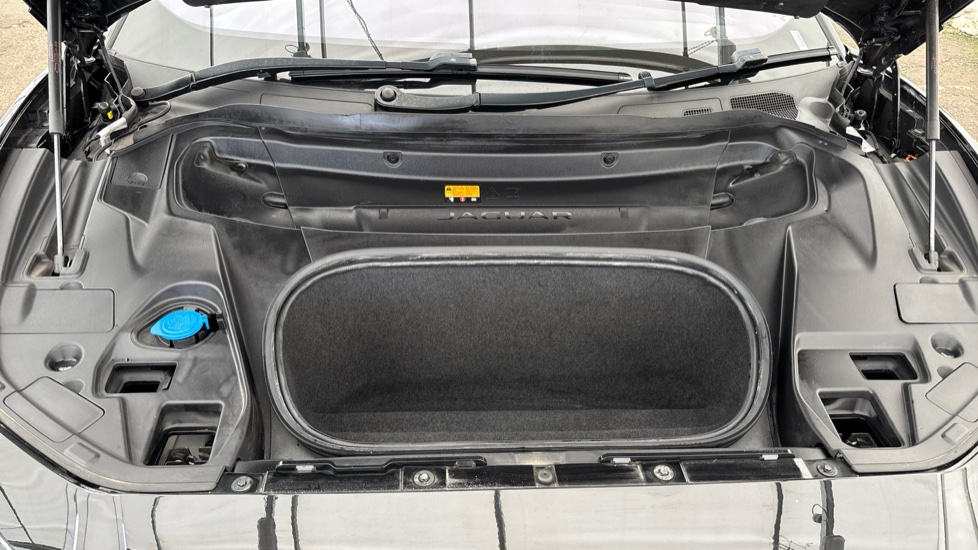 JAGUAR I-PACE Image 16