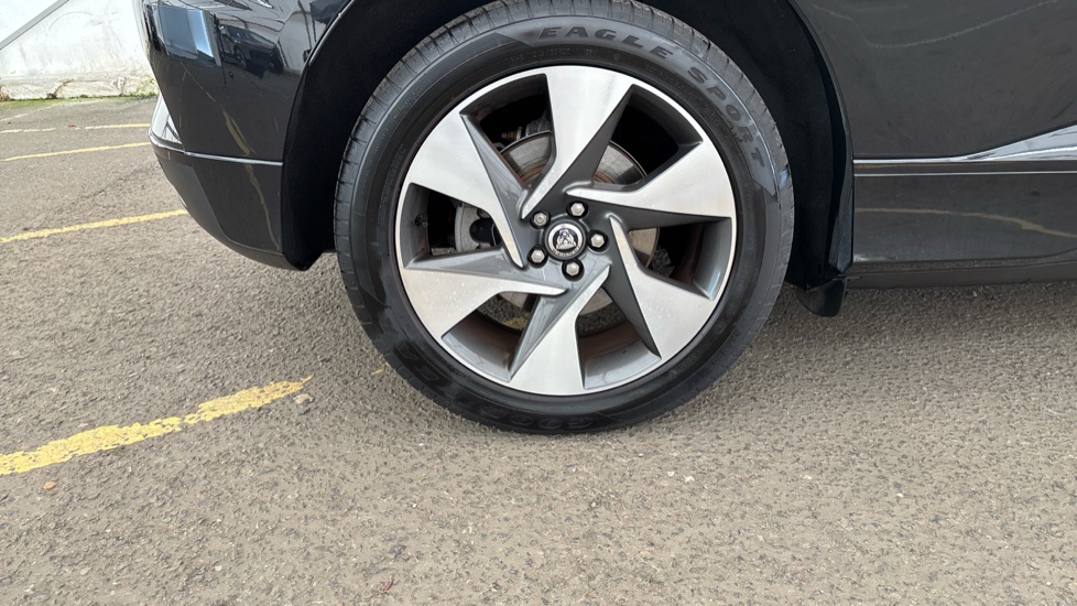 JAGUAR I-PACE Image 19