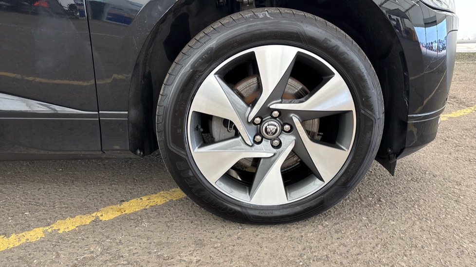 JAGUAR I-PACE Image 20