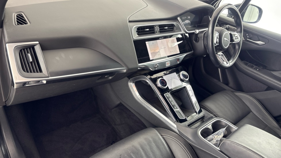 JAGUAR I-PACE Image 10