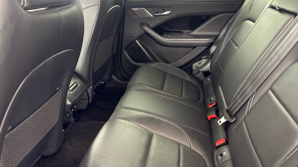 JAGUAR I-PACE Image 14