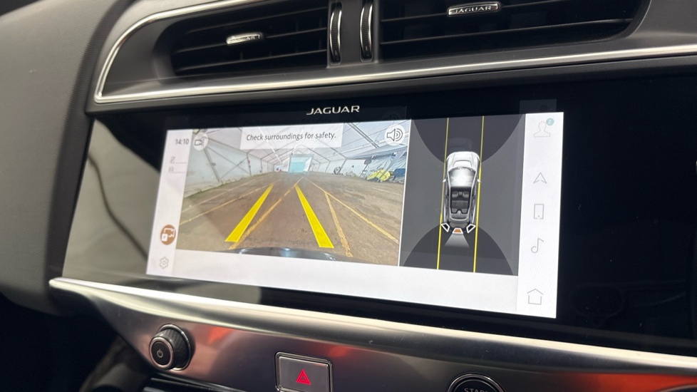JAGUAR I-PACE reverse camera