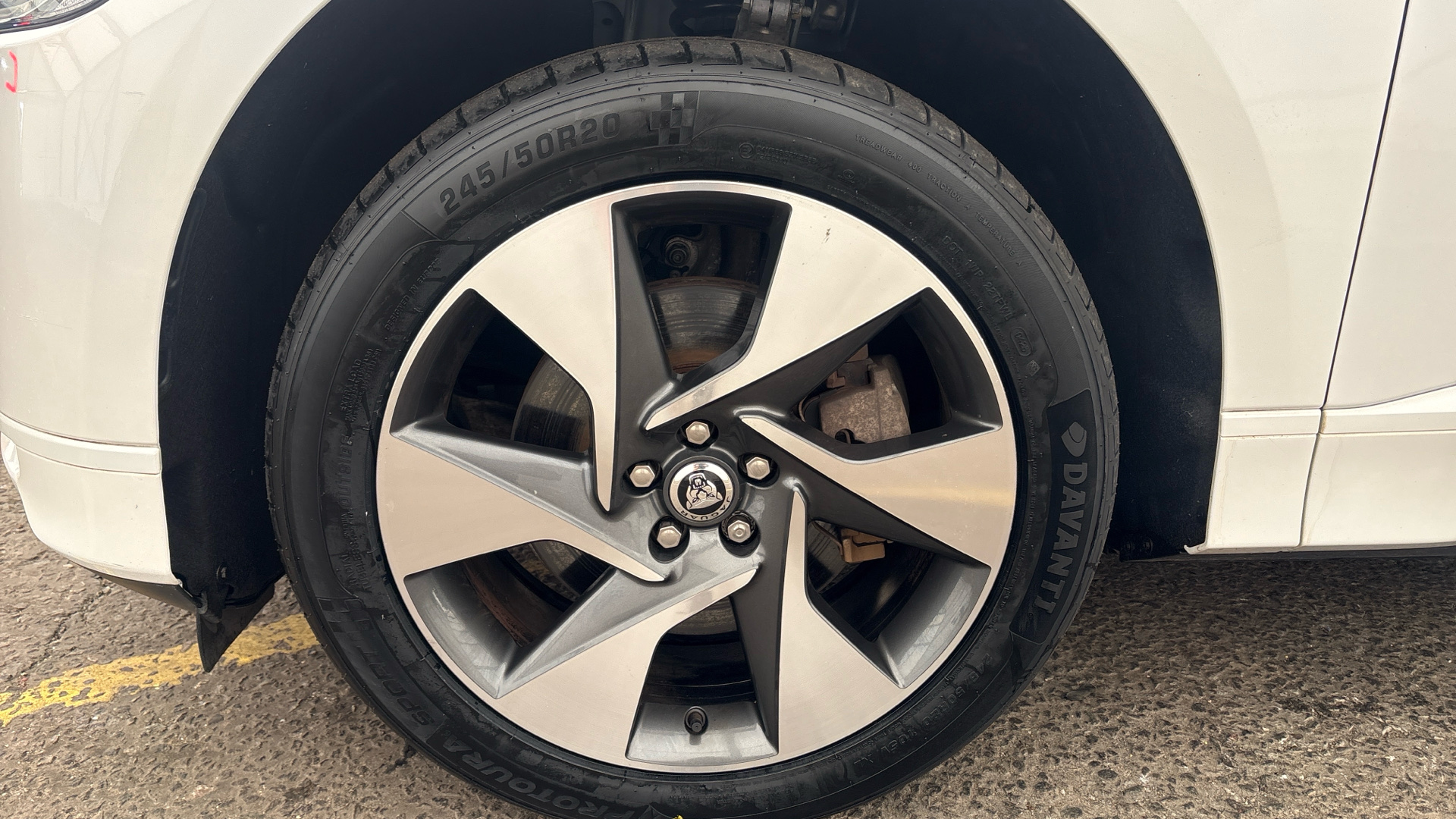 JAGUAR I-PACE I-PACE ESTATE 294kW EV400 R-Dynamic SE Black 90kWh 5dr Auto