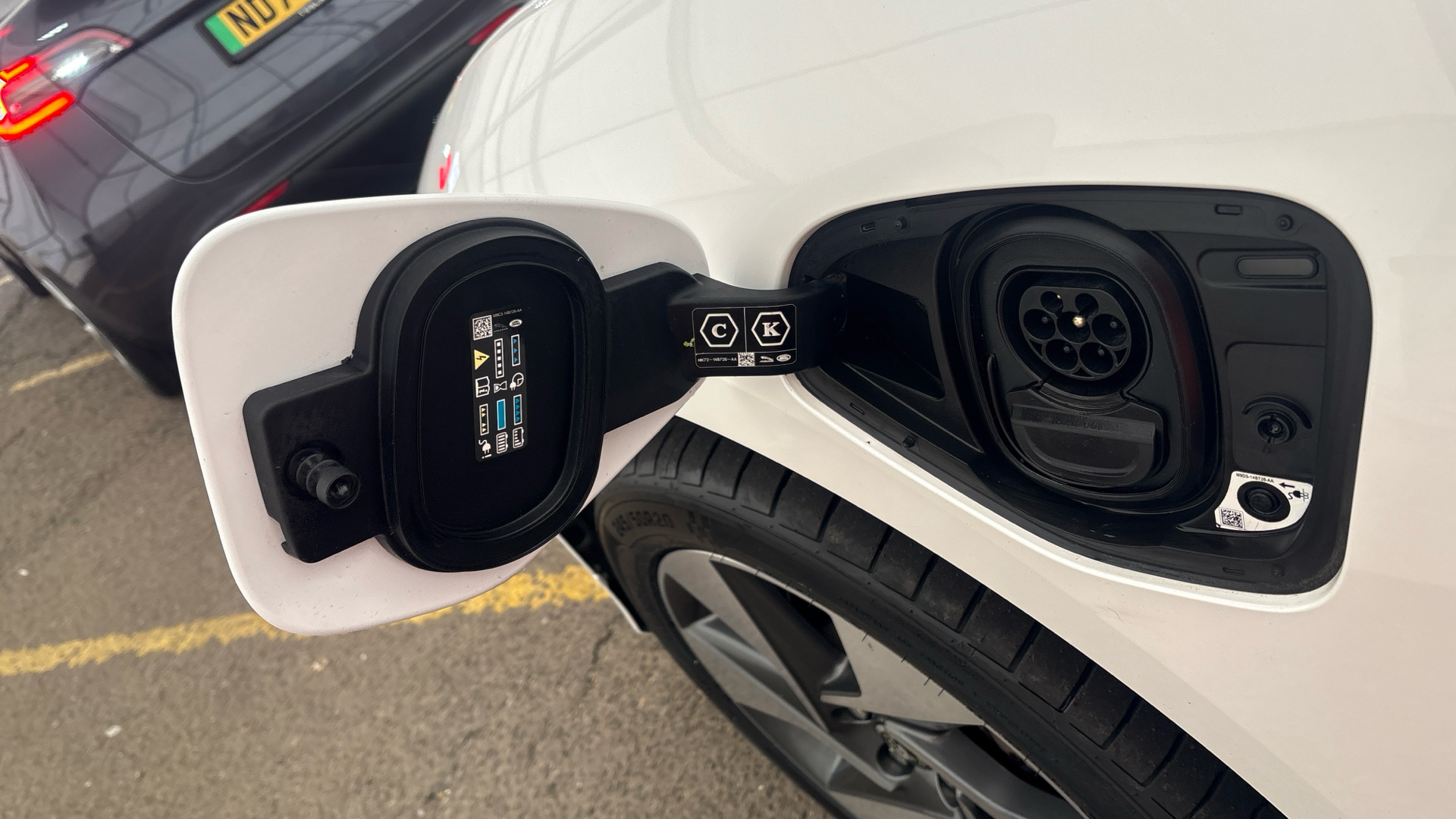 JAGUAR I-PACE I-PACE ESTATE 294kW EV400 R-Dynamic SE Black 90kWh 5dr Auto