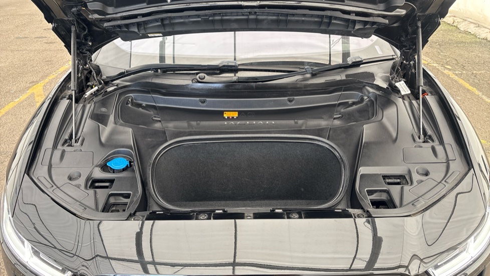 JAGUAR I-PACE Image 16