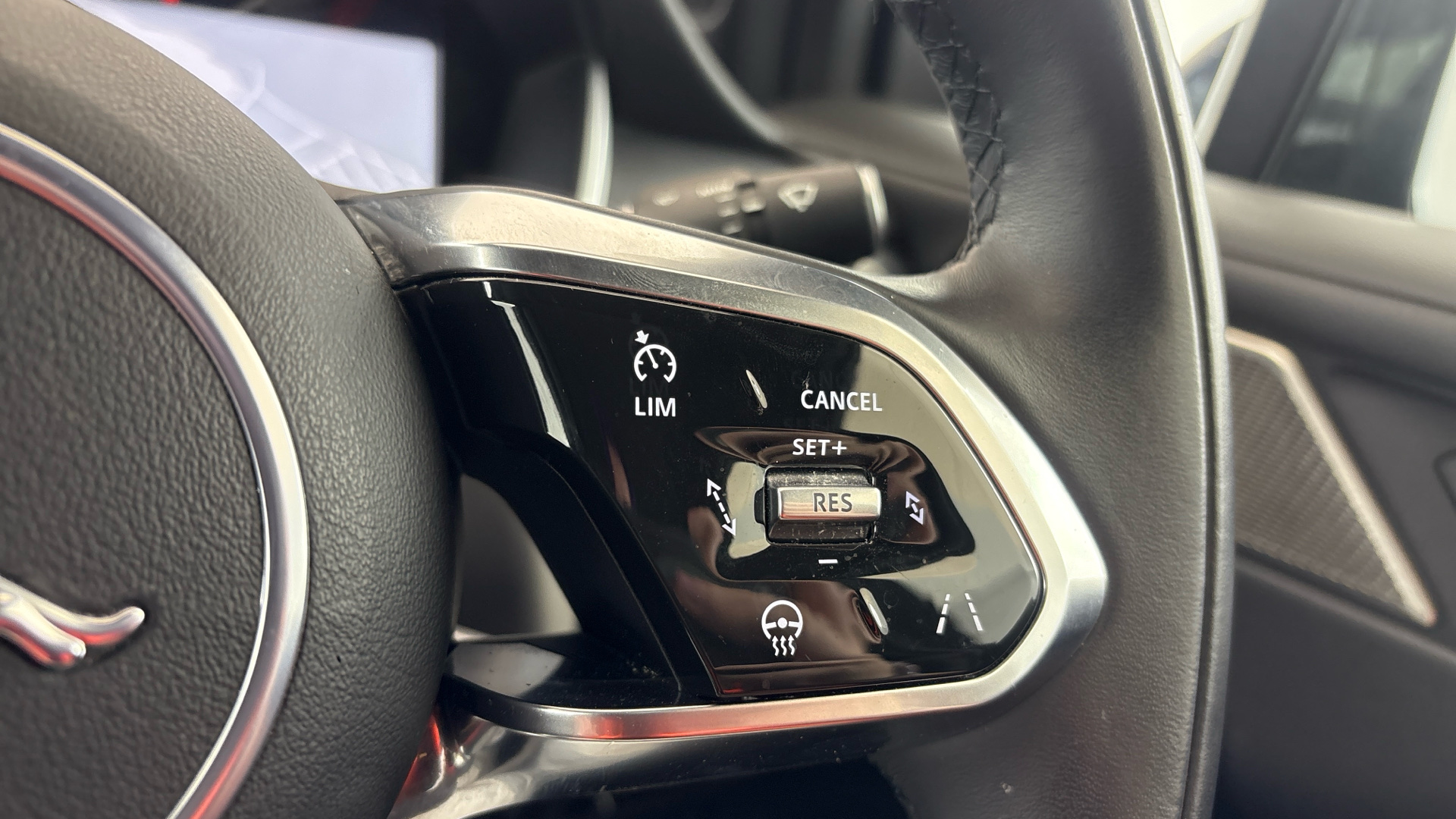 JAGUAR I-PACE I-PACE ESTATE 294kW EV400 R-Dynamic SE Black 90kWh 5dr Auto