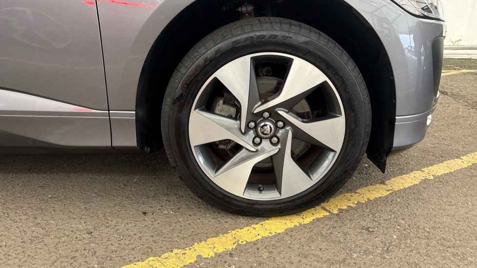 JAGUAR I-PACE Image 20