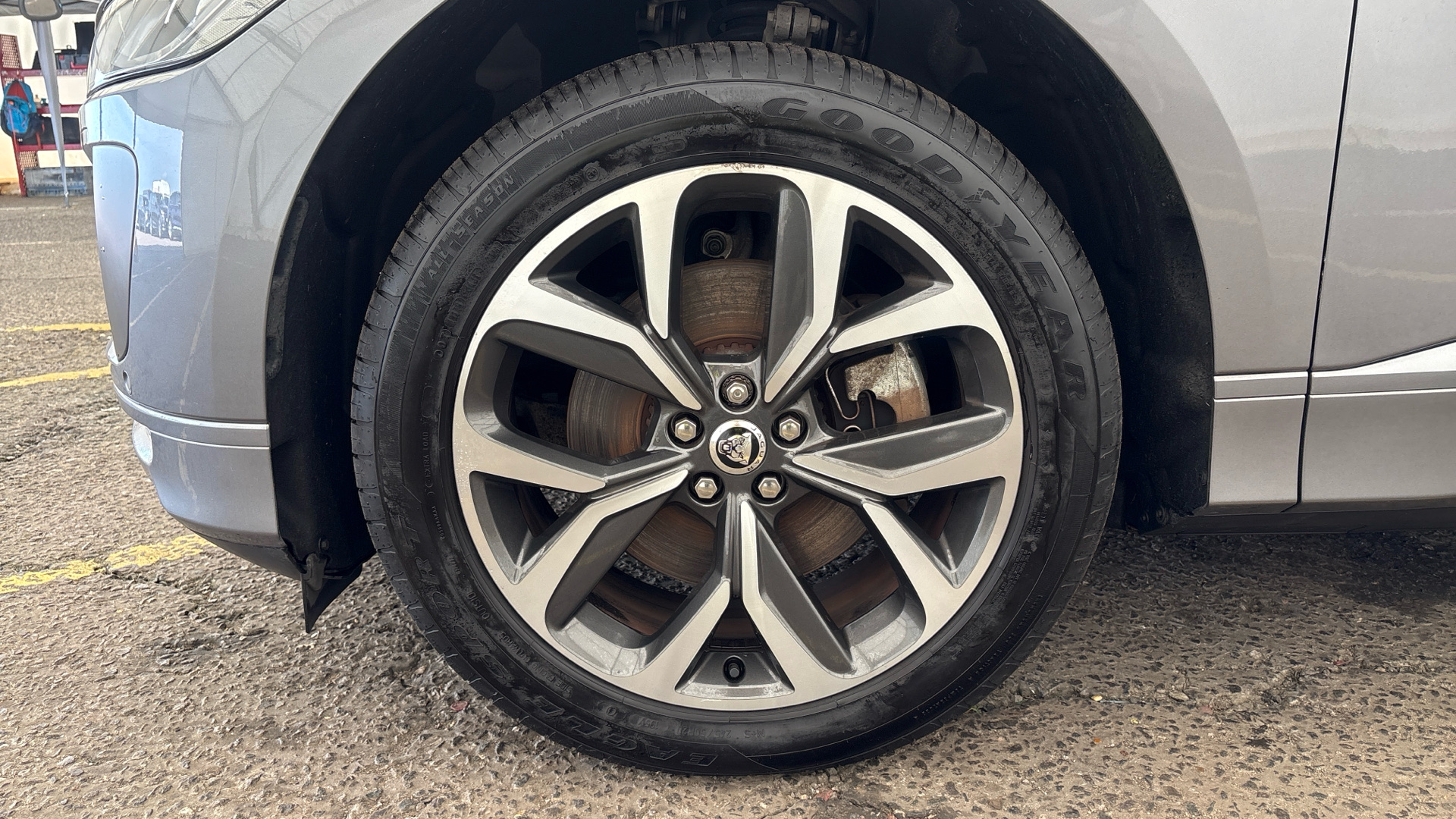 JAGUAR I-PACE I-PACE ESTATE 294kW EV400 R-Dynamic HSE Black 90kWh 5dr Auto