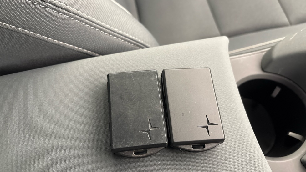 POLESTAR 2 two keys