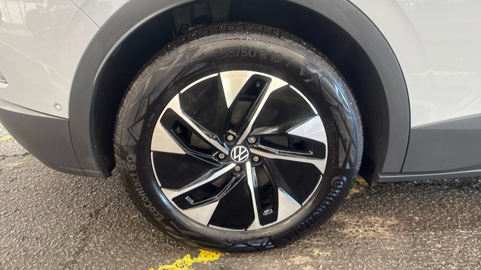 VOLKSWAGEN ID.4 ESTATE 210kW Life Pro 77kWh 5dr Auto