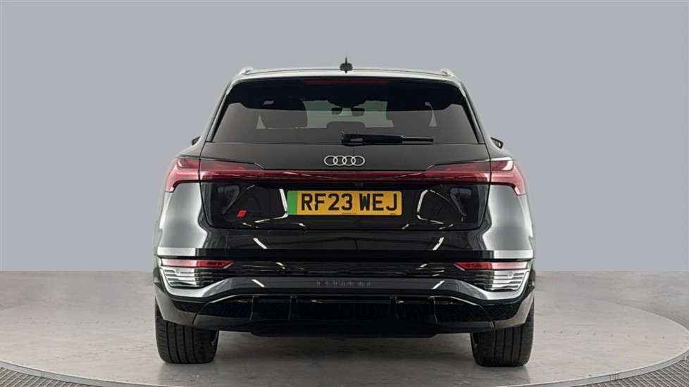 AUDI Q8 Image 4