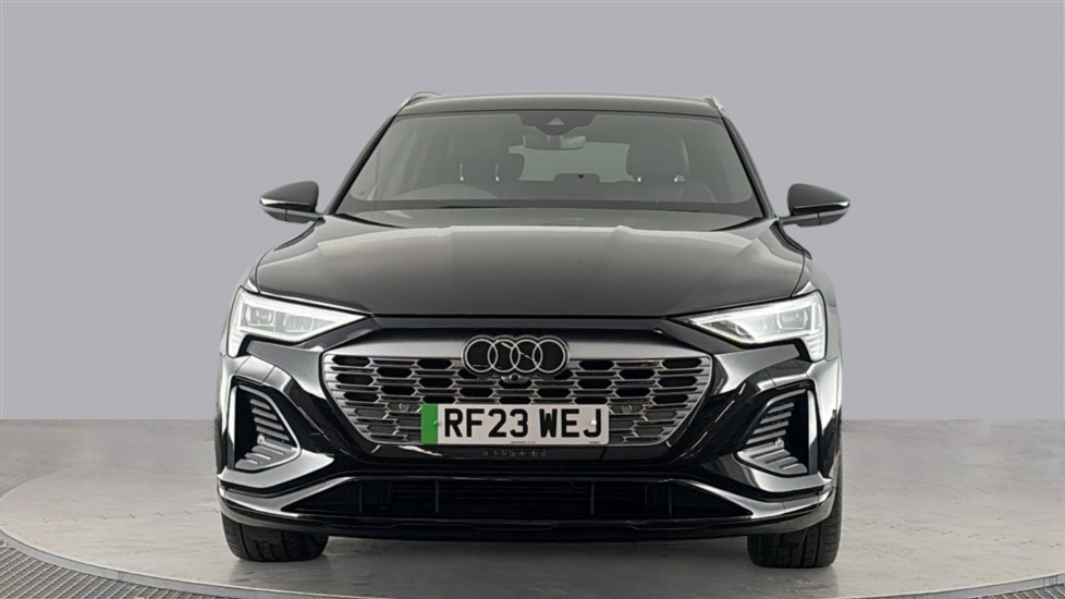 AUDI Q8 Image 8