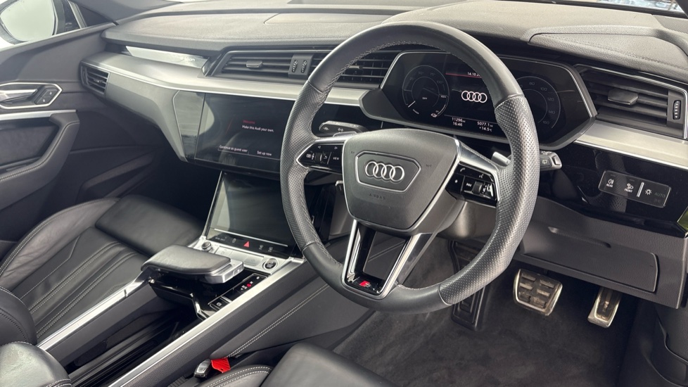 AUDI Q8 Image 9