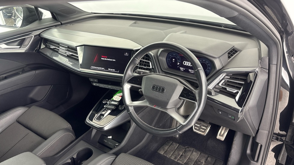 AUDI Q4 Image 9