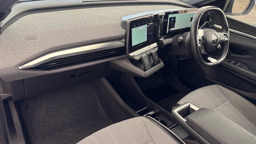 RENAULT MEGANE E-TECH Image 10