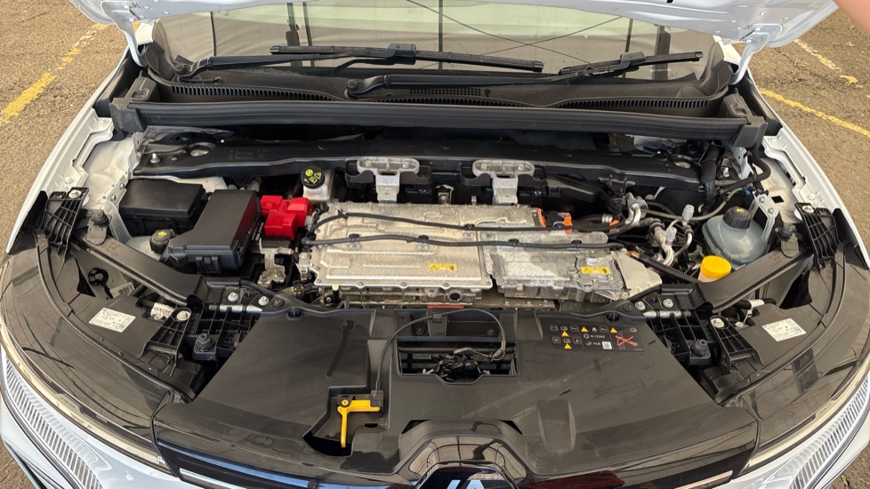 RENAULT MEGANE E-TECH Image 16