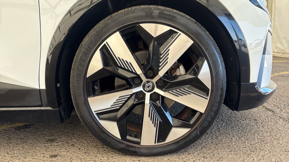 RENAULT MEGANE E-TECH Image 20