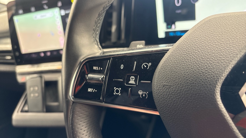 RENAULT MEGANE E-TECH Cruise control