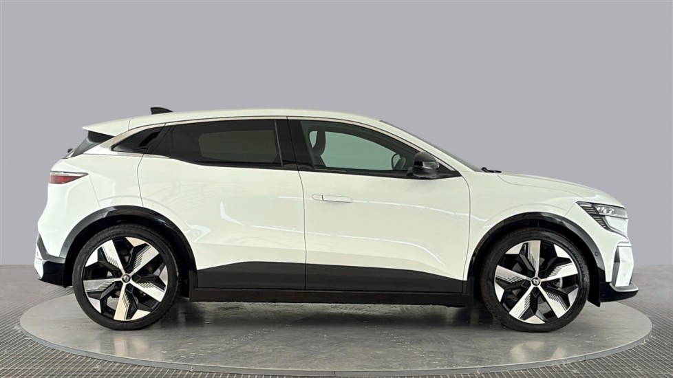 RENAULT MEGANE E-TECH Image 6