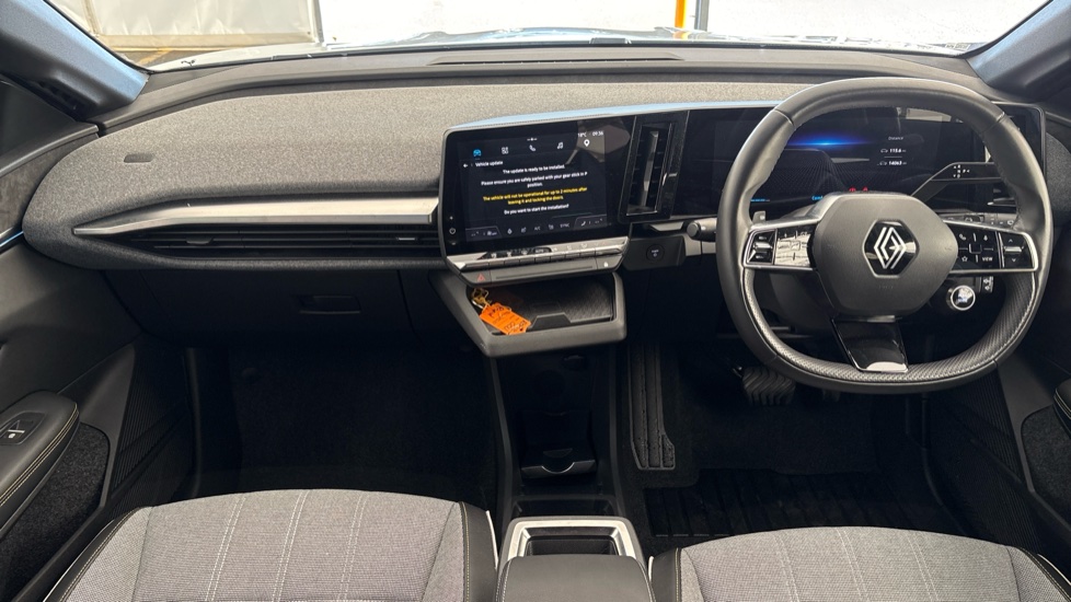 RENAULT MEGANE E-TECH Image 11