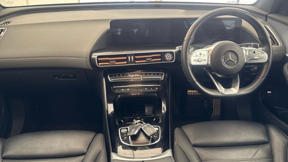 MERCEDES EQC Image 11