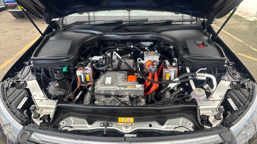 MERCEDES-BENZ EQC ESTATE EQC 400 300kW AMG Line Premium Plus 80kWh 5dr Auto