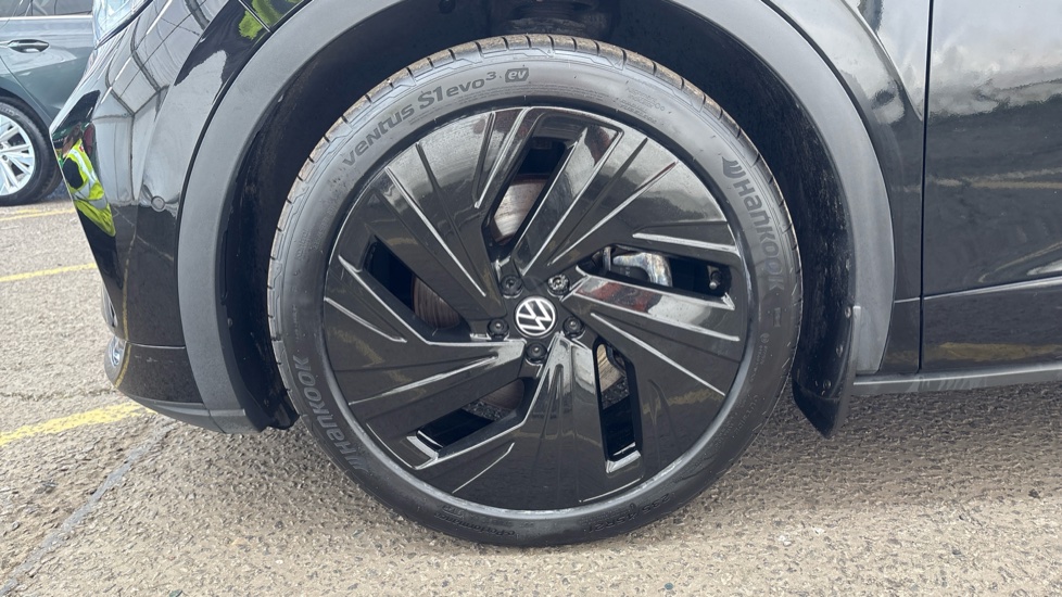 VOLKSWAGEN ID.4 Image 17