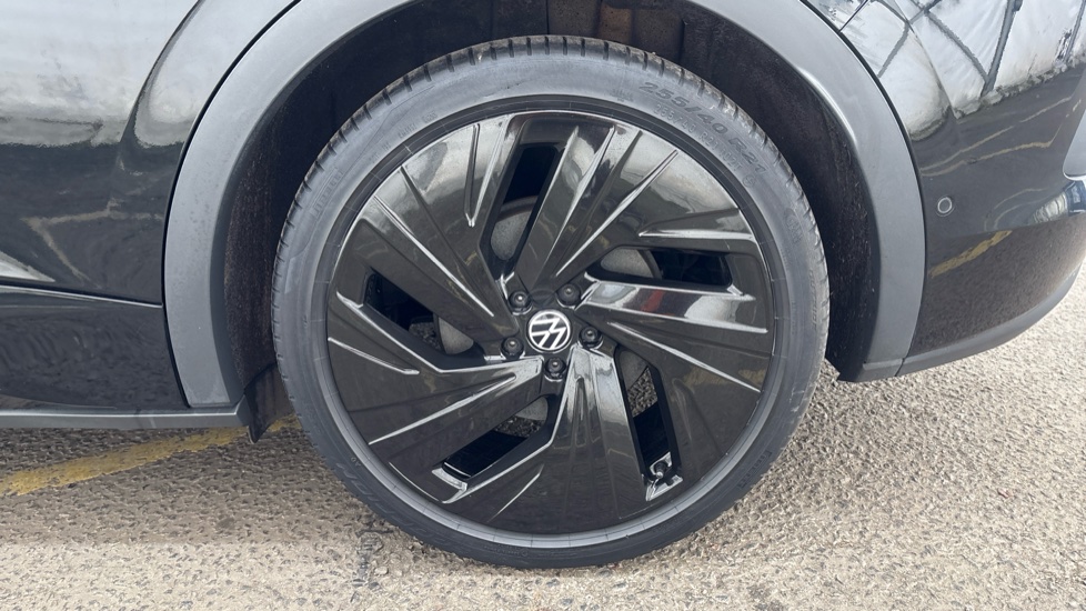 VOLKSWAGEN ID.4 Image 18