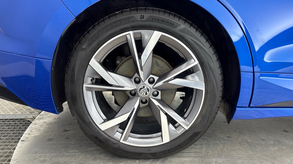 SKODA ENYAQ IV ESTATE 195kW 80x Sportline 82kWh 4x4 5dr Auto
