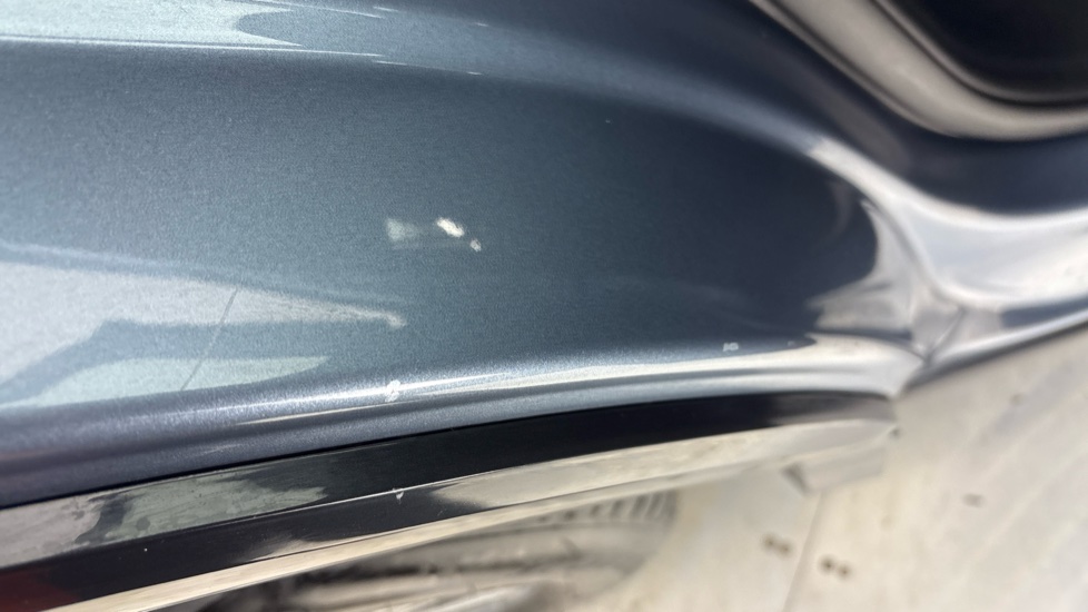 AUDI Q4 scratches