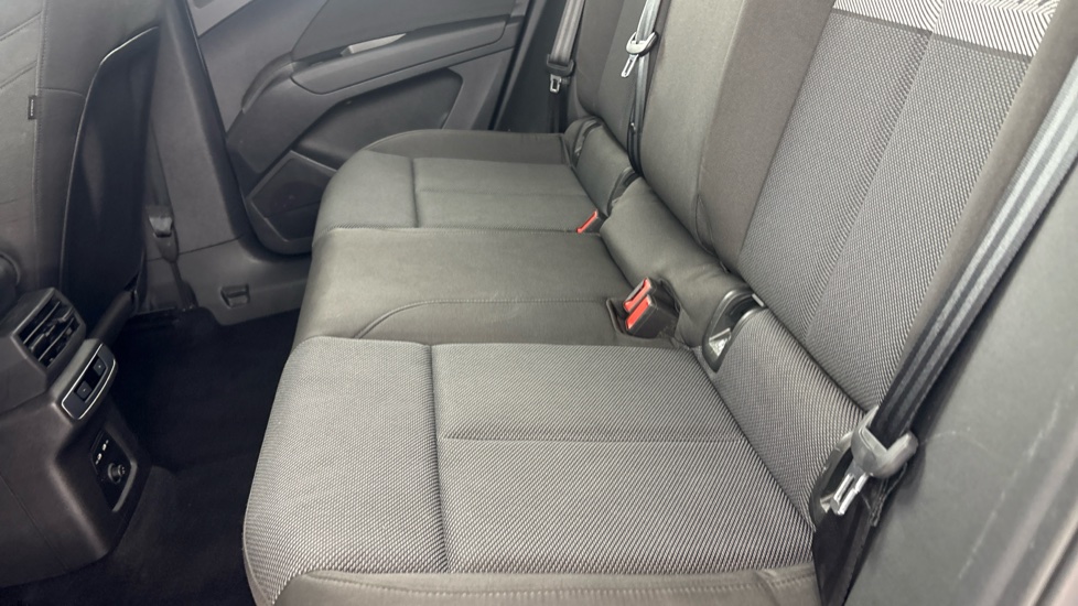 AUDI Q4 Image 14