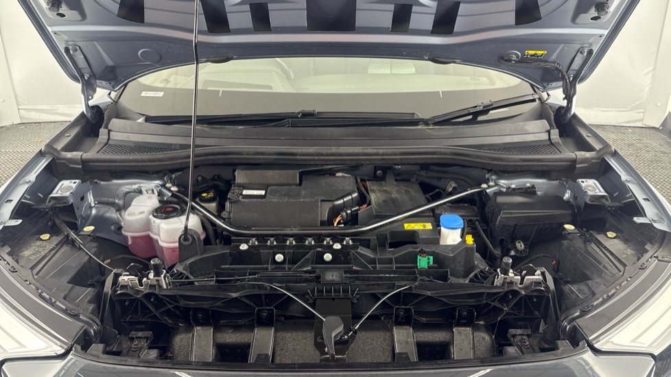 AUDI Q4 Image 16