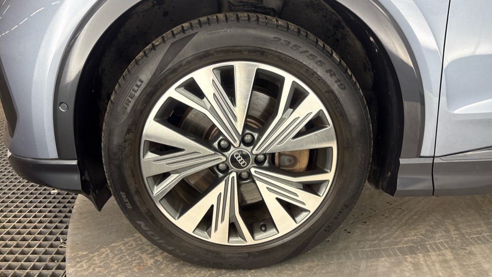 AUDI Q4 Image 17