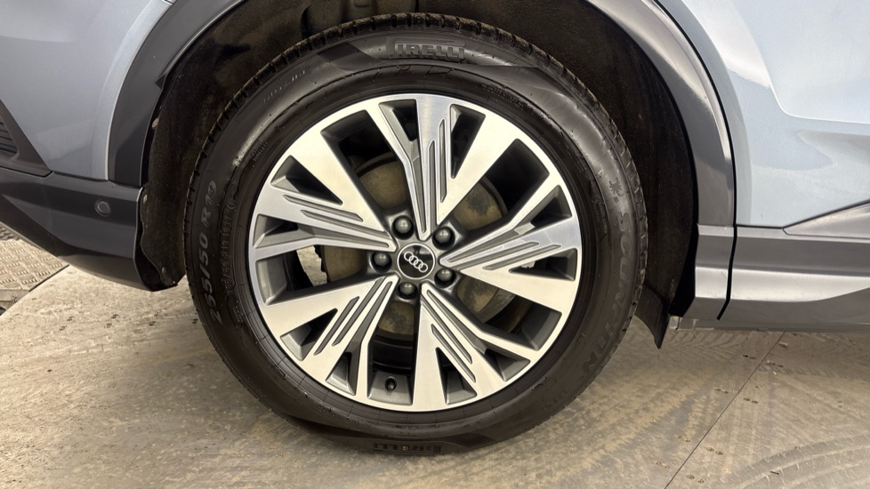 AUDI Q4 Image 19